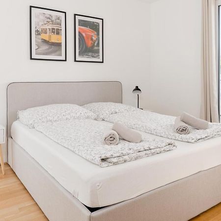 Whats-App Self-Check-In - 1Br Apartment, Near Airport,15 Min To Center Wenen Buitenkant foto