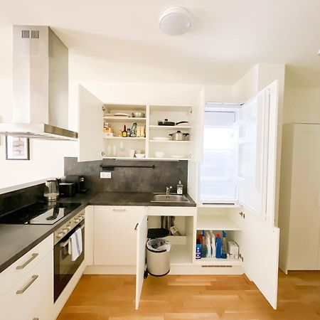 Whats-App Self-Check-In - 1Br Apartment, Near Airport,15 Min To Center Wenen Kamer foto