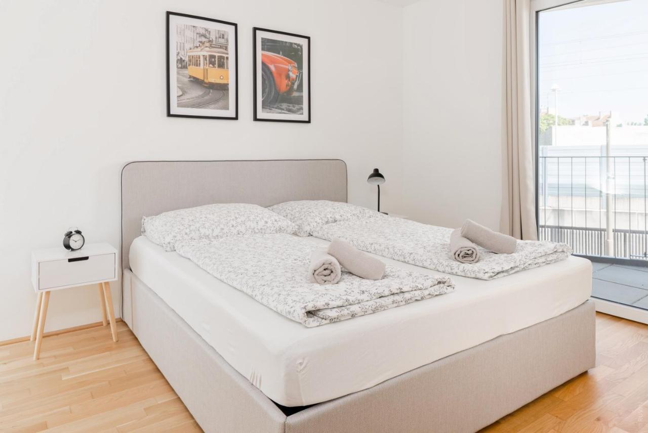 Whats-App Self-Check-In - 1Br Apartment, Near Airport,15 Min To Center Wenen Buitenkant foto
