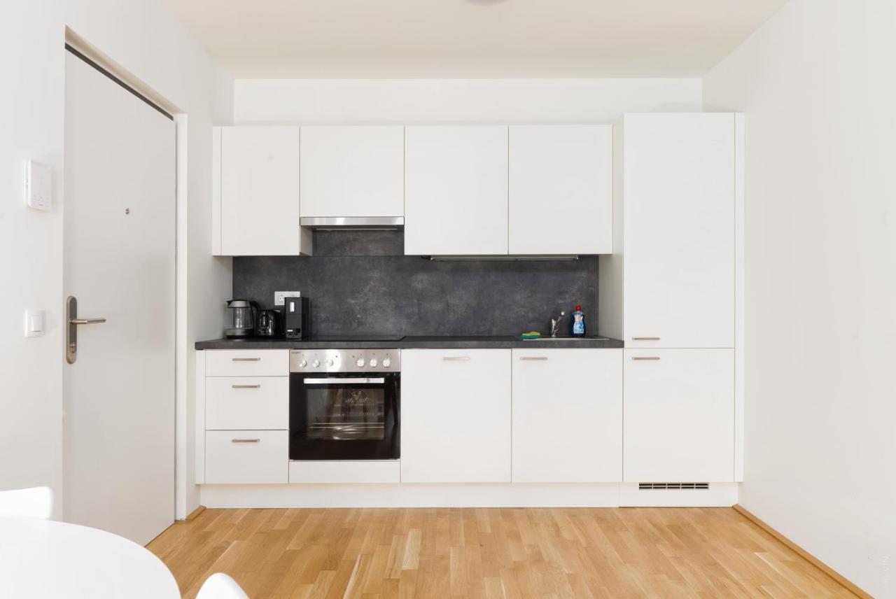 Whats-App Self-Check-In - 1Br Apartment, Near Airport,15 Min To Center Wenen Buitenkant foto