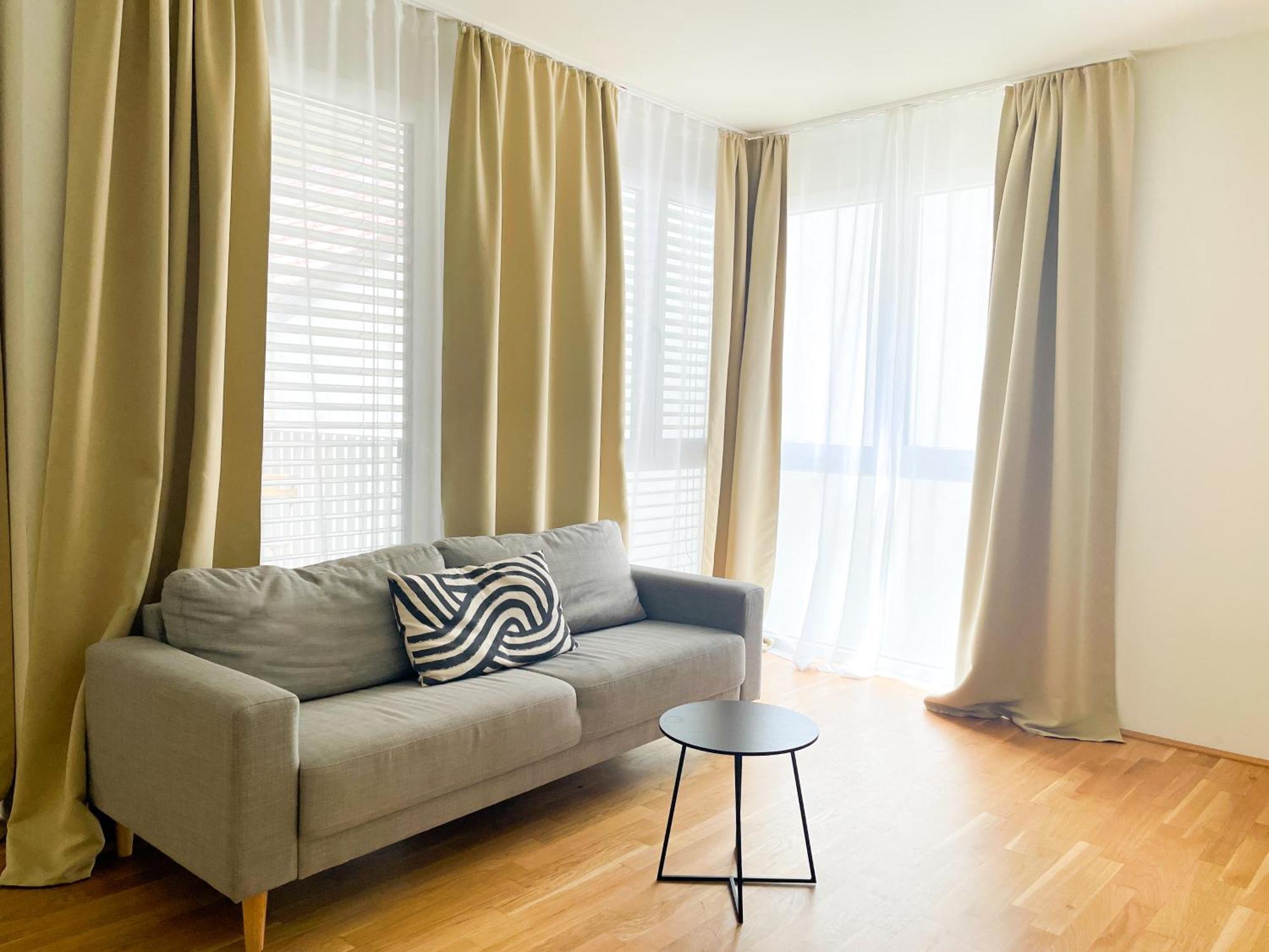 Whats-App Self-Check-In - 1Br Apartment, Near Airport,15 Min To Center Wenen Kamer foto