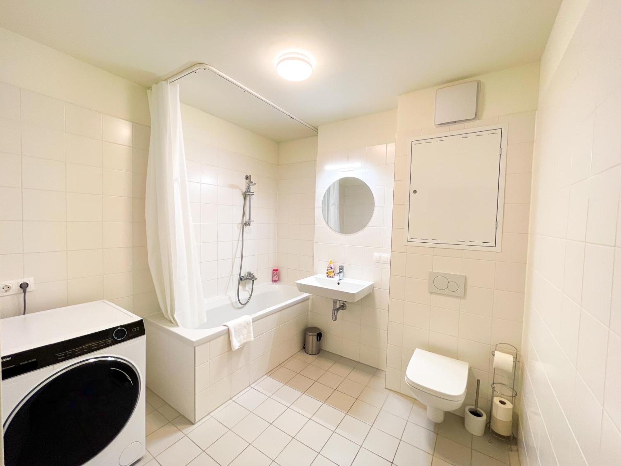 Whats-App Self-Check-In - 1Br Apartment, Near Airport,15 Min To Center Wenen Kamer foto