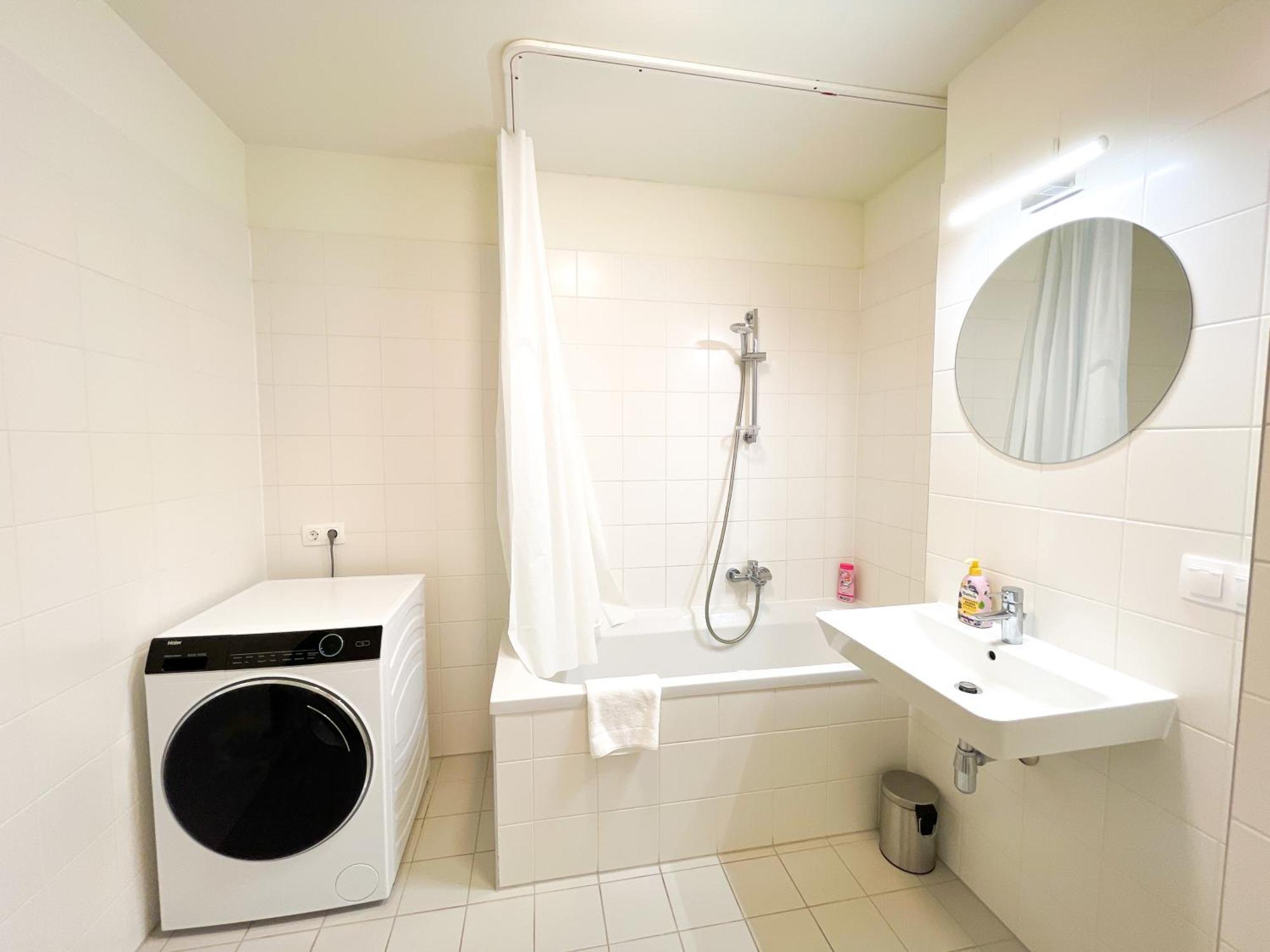 Whats-App Self-Check-In - 1Br Apartment, Near Airport,15 Min To Center Wenen Kamer foto