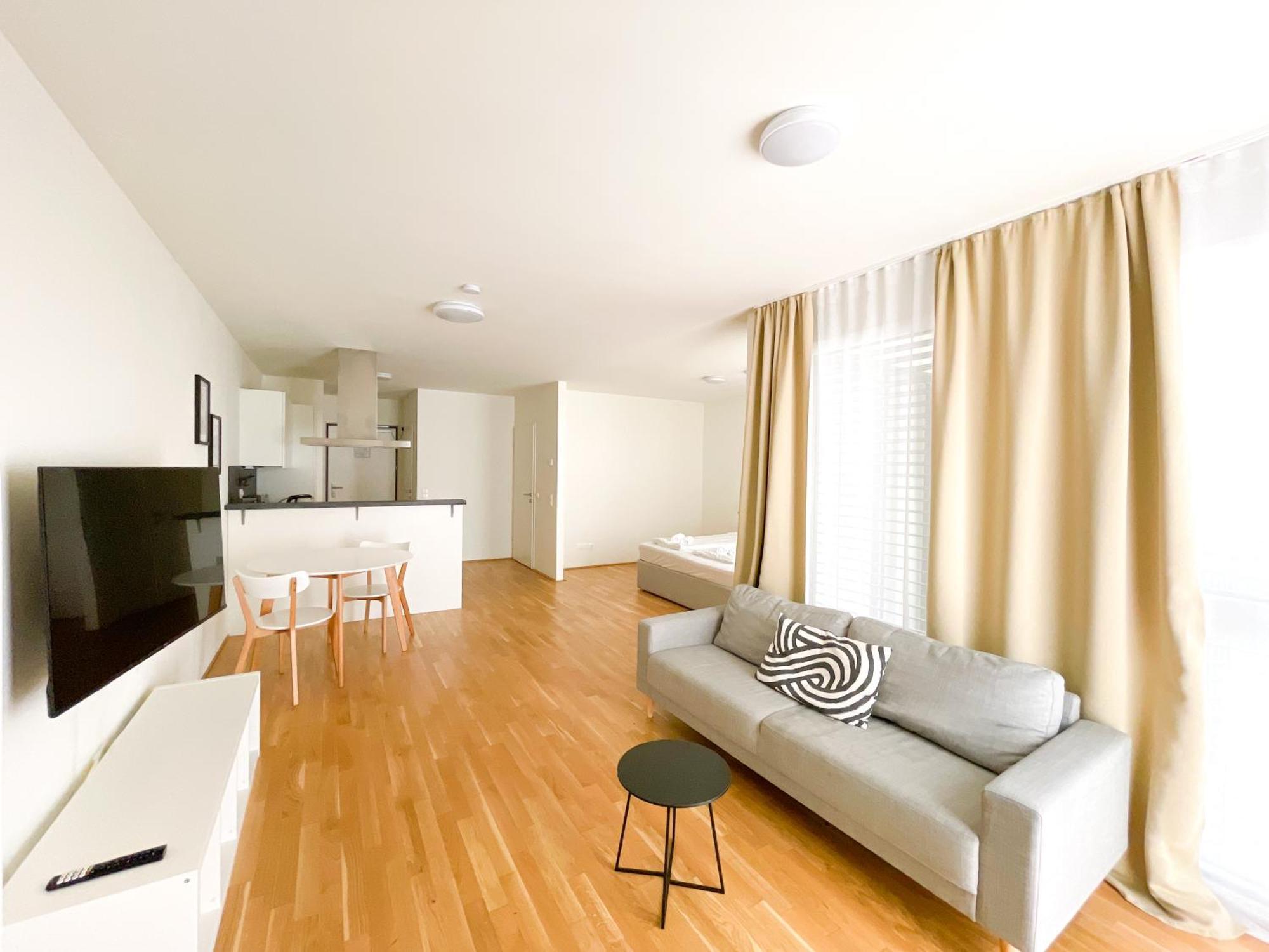 Whats-App Self-Check-In - 1Br Apartment, Near Airport,15 Min To Center Wenen Kamer foto