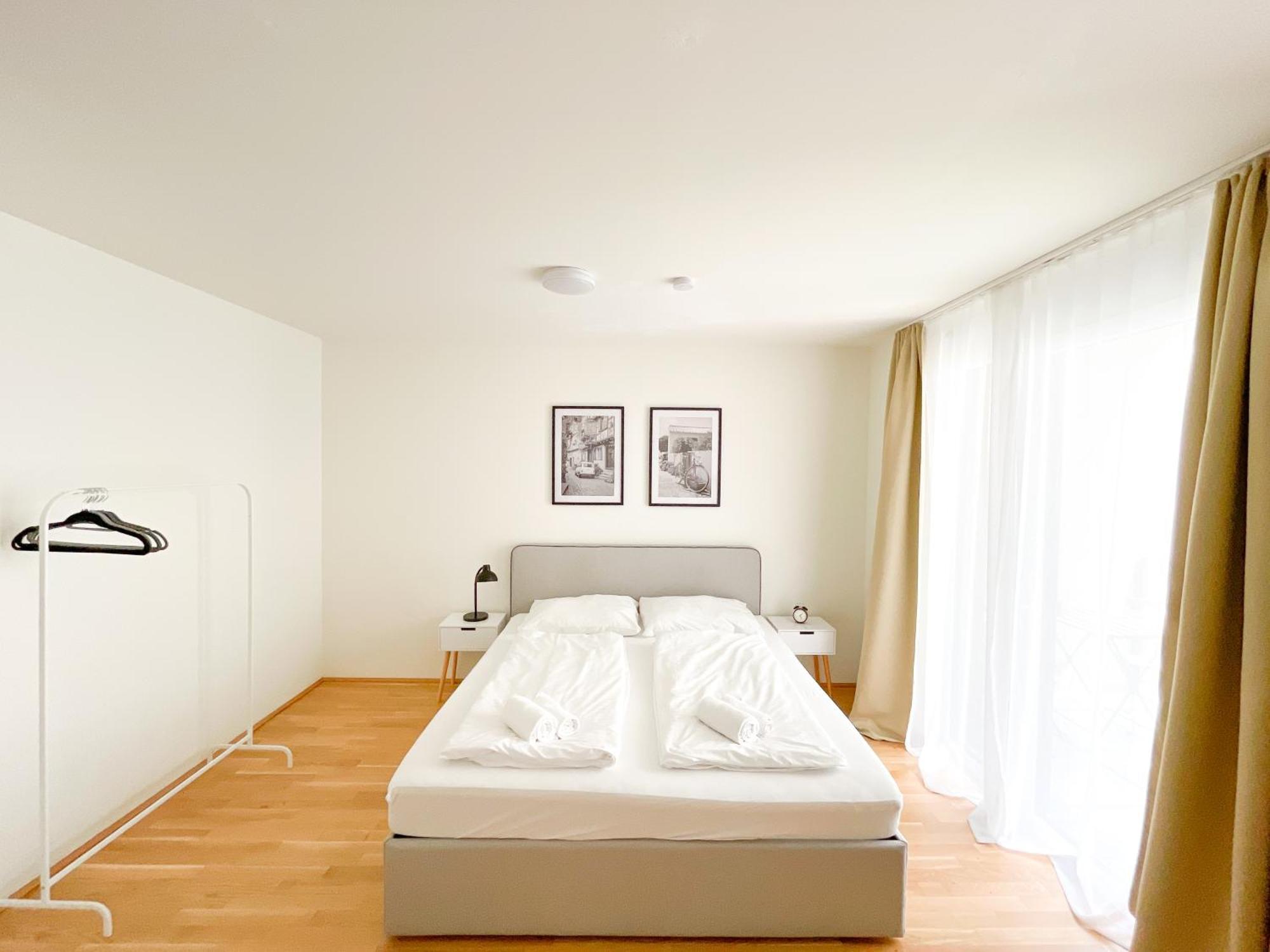Whats-App Self-Check-In - 1Br Apartment, Near Airport,15 Min To Center Wenen Kamer foto